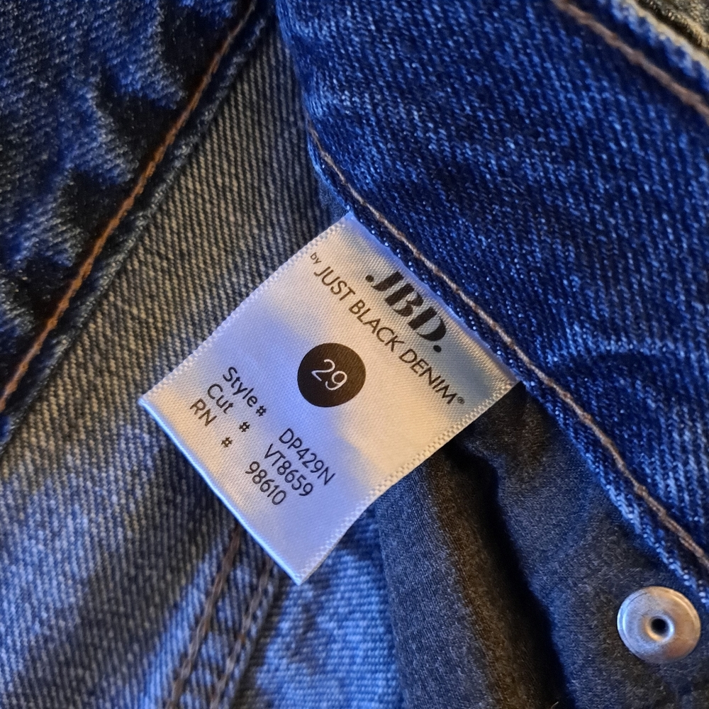 JBD | Distressed Denim Capris - Picture 7 of 7